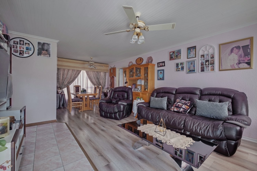 4 Bedroom Property for Sale in Palm Ridge Eastern Cape